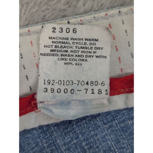 Vintage Women's 2003 Levi's Denim Jean Shorts Size 8 (31x4) Zipper Fly - Picture 7 of 13